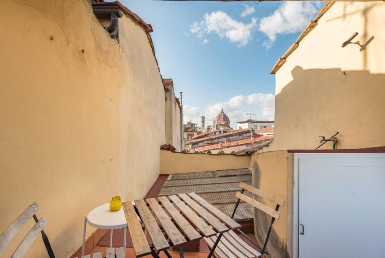 Romantico Attichino Con Terrazzo Vista Duomo !! ฟลอเรนซ์ ภายนอก รูปภาพ