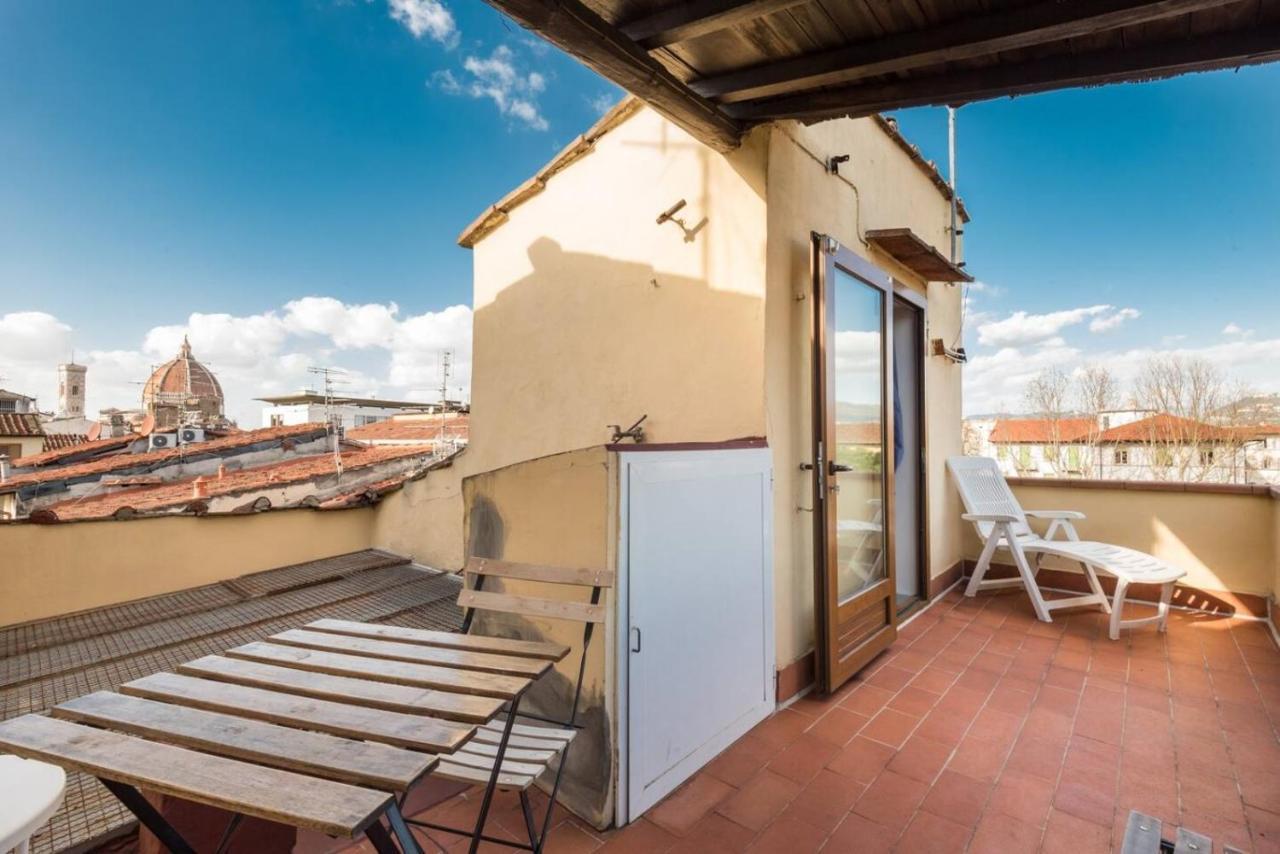 Romantico Attichino Con Terrazzo Vista Duomo !! ฟลอเรนซ์ ภายนอก รูปภาพ
