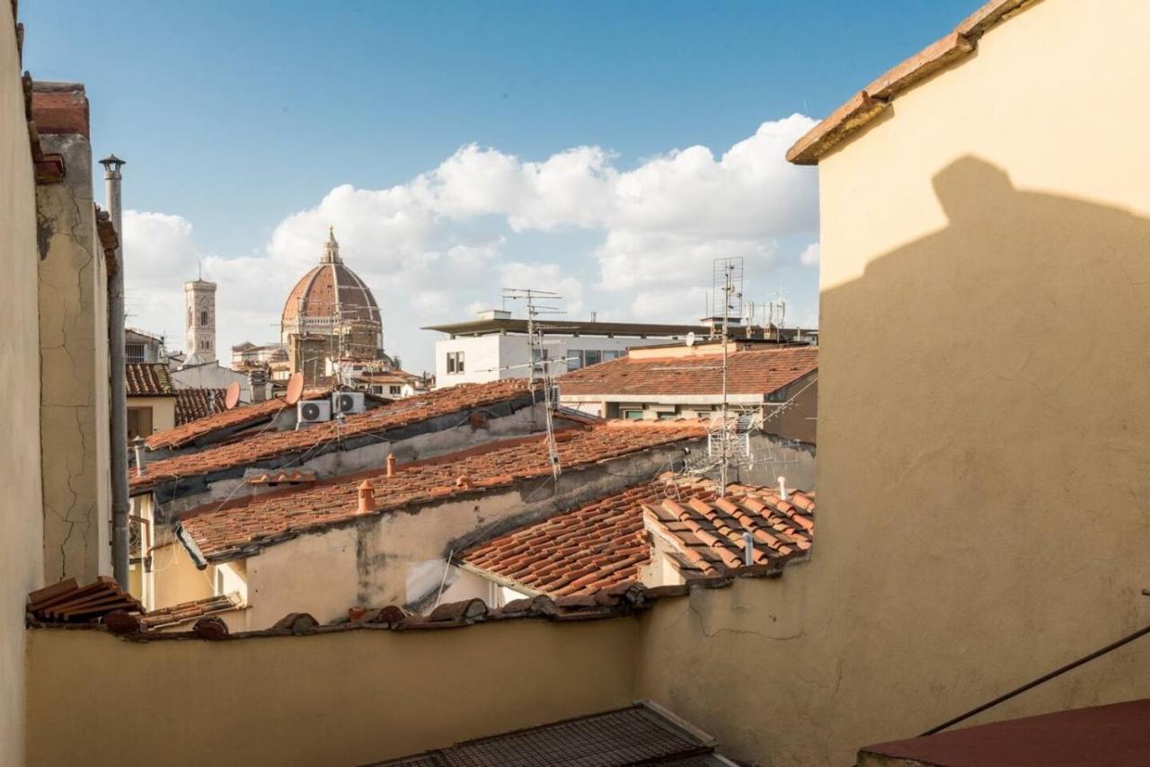 Romantico Attichino Con Terrazzo Vista Duomo !! ฟลอเรนซ์ ภายนอก รูปภาพ